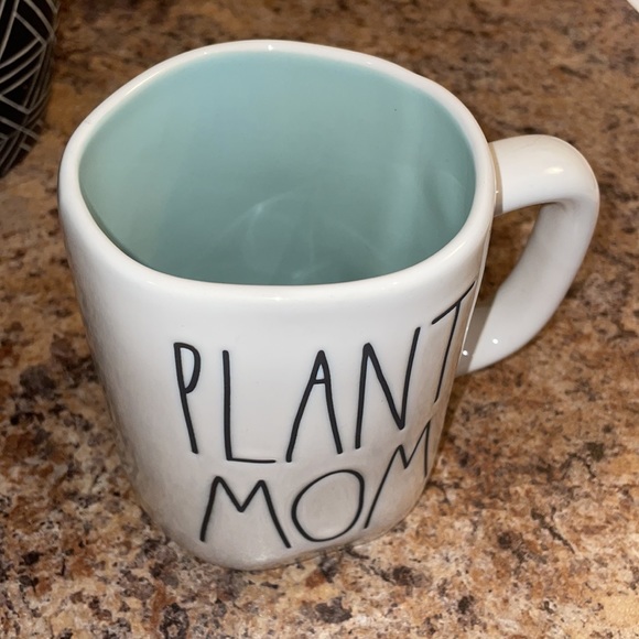 Rae Dunn Plant Mom Mug - Picture 2 of 2